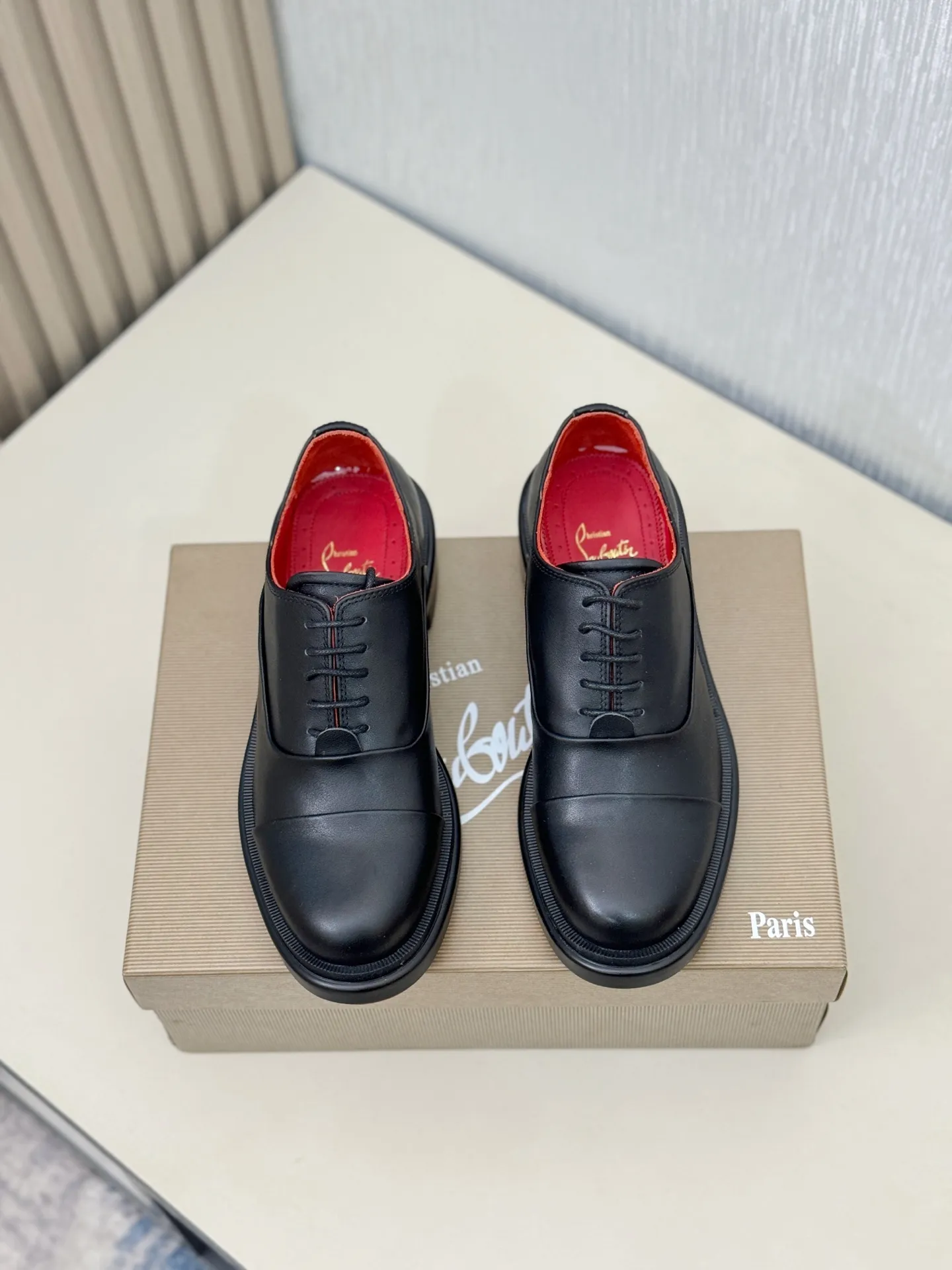 [CL～High-end men's red-soled shoes] Top P: 840💰. Size: 39-44 (38.45.46 can be customized) 🆑Top original order purchasing agent Imported open-edge bead fabric, the lining is made of water-dyed cowhide🉑️ Imported TPU rubber sole, wear-resistant and non-slip, full of European style.